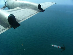 Mina MK-62 zrzucona przez samolot P 3C Orion. / Zdjęcie: www.navy.mil