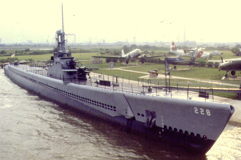 USS Drum - zdjęcie wykonane w 1983 roku przed przeniesieniem okrętu do Alabamy gdzie stoi w Battleship Alabama Memorial Park. / Zdjęcie: en.wikipedia.org