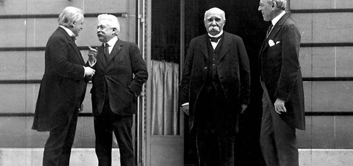 Rada Czterech na konferencji pokojowej po I wojne światowej w Paryżu, 27 maja 1919 (od lewej) Premier David Lloyd George (Wielka Brytania), premier Vittorio Emanuele Orlando (Włochy), premier Georges Clemenceau (Francja), prezydent Woodrow Wilson (USA). / Zdjęcie: Edward N. Jackson (US Army Signal Corps)