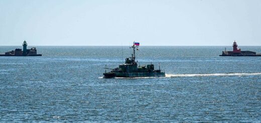 Putin wzmocnił flotę na Morzu Czarnym Putin wzmocnił flotę na Morzu Czarnym. / Źródło: East News, YURI KADOBNOV
