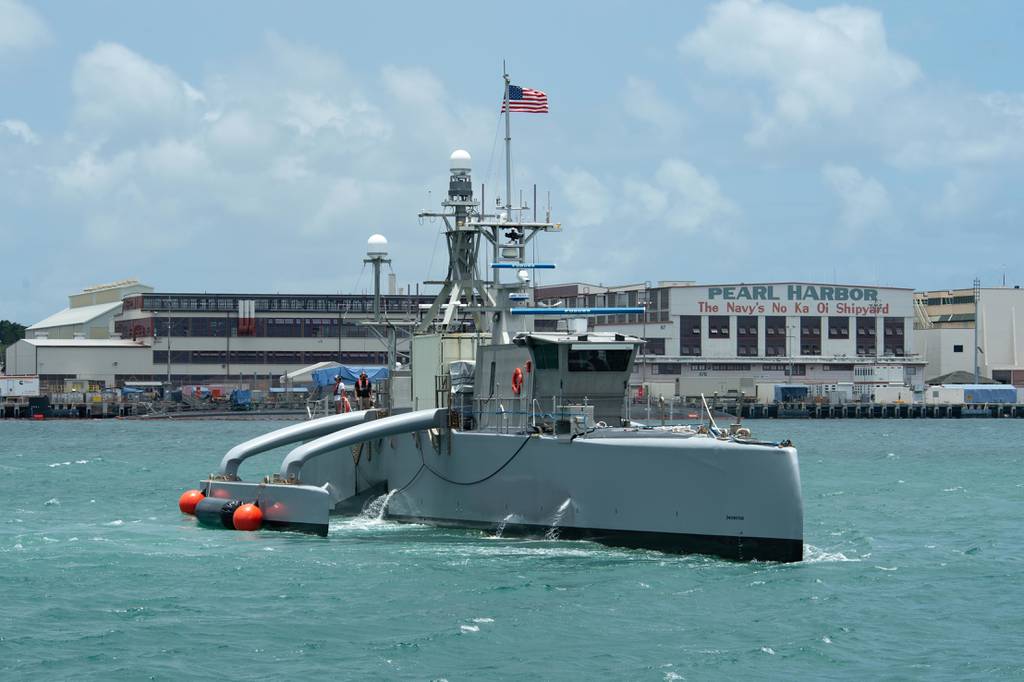 Sea Hunter, bezzałogowy okręt nawodny, przybywa do Pearl Harbor 29 czerwca, aby wziąć udział w ćwiczeniach Rim of Pacific 2022. / Zdjęcie: MC2 Aiko Bongolan/US Navy