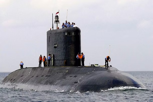 INS Sindhuvijay , okręt podwodny typu Sindhughosh (klasa Kilo). / Zdjęcie: Marynarka Wojenna Republiki Indii